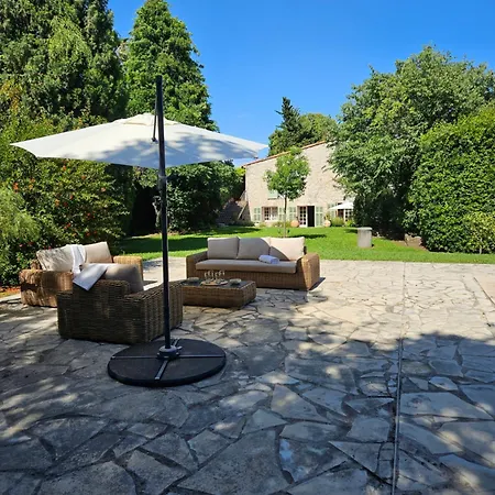 Mas De Charme Avec Piscine Antibes