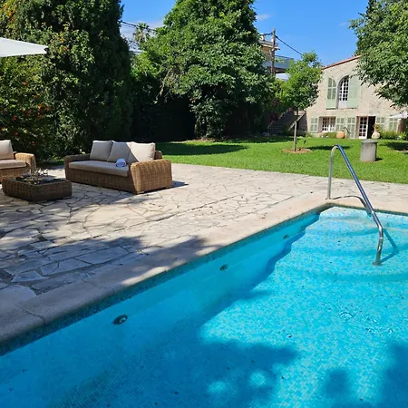 Mas De Charme Avec Piscine Villa *