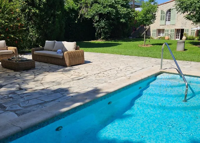 Mas De Charme Avec Piscine Villa *