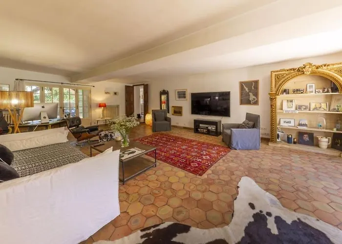 Villa Mas De Charme Avec Piscine *