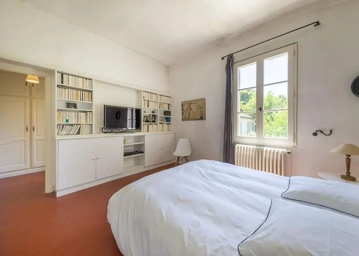 Villa Mas De Charme Avec Piscine *